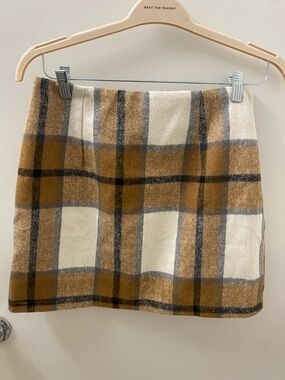 Plaid Mini Skirt in Camel & Cream